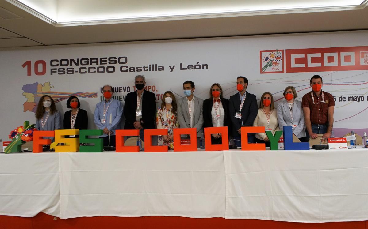 La nueva ejecutiva junto al SG de la FSS CCOO y al SG de CCOO CyL